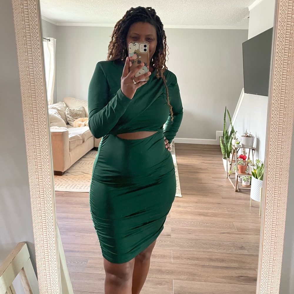 Elegant Green Bodycon Cutout Dress